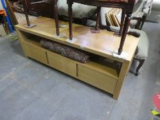 Contemporary light oak lounge unit with 3 base drawers