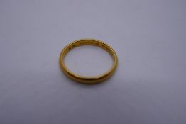 22ct yellow gold wedding band, size L, approx 2.6g