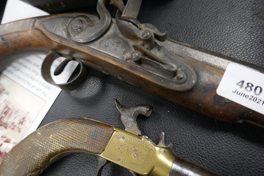 An old flintlock pistol and a small percussion pistol - Image 2 of 4