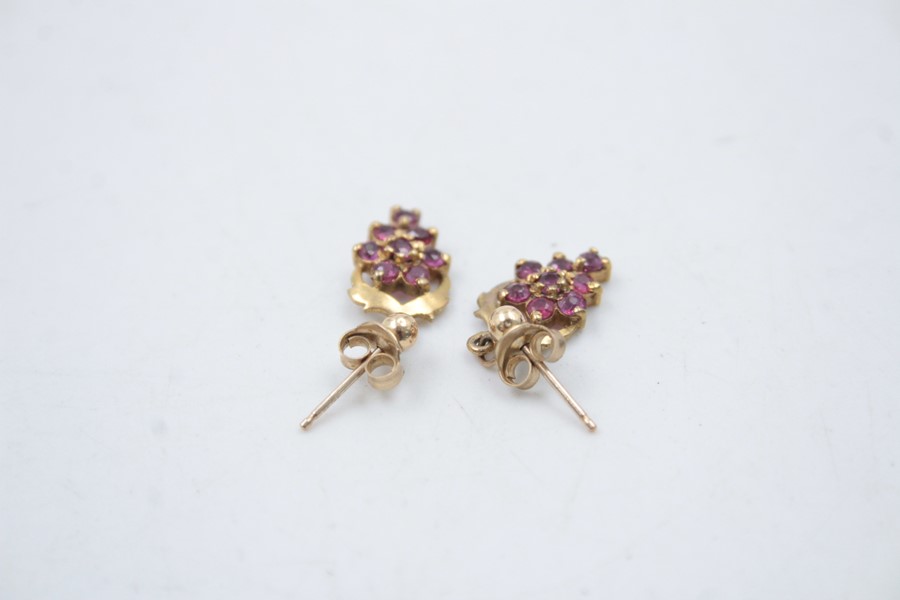 9ct gold ruby bunch of grapes motif drop earrings 1.5g - Image 4 of 4