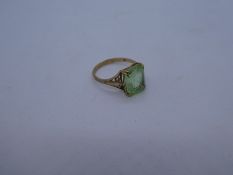 vintage 9ct gold green stone solitaire ring 1.9g