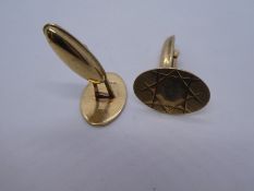 Pair of 9ct yellow gold cufflinks with star decoration, marked 375, 6.7g approx