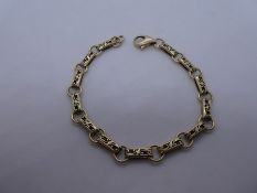 Pretty 9ct yellow gold bracelet 20cm, marked 375, 13.2g approx