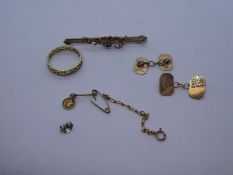 Pair of 9ct yellow gold cufflinks, 9ct yellow gold ring etc, both marked 375, 7g approx, size M