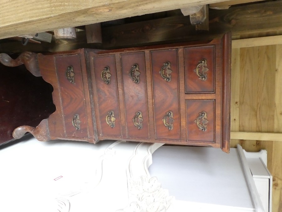 A wooden nest of 3 tables and a wooden miniature storage unit of 2 small over 4 long drawers - Image 3 of 4