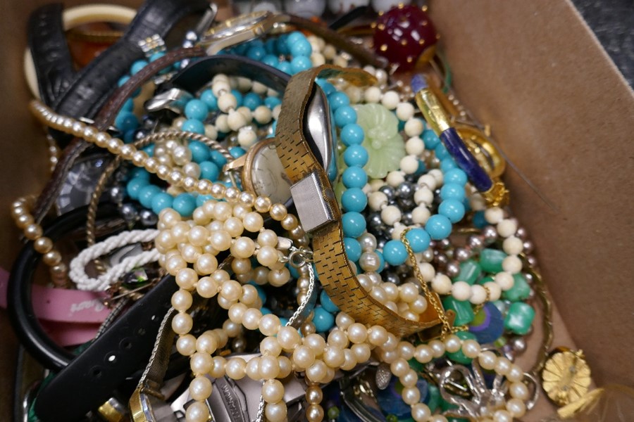 Mixed costume jewellery to include a silver gilt cameo bracelet, two pocket watches, coral necklace, - Image 6 of 6