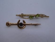 9ct yellow gold bar brooch with peridot and another with a horseshoe and amethyst gross weight appro
