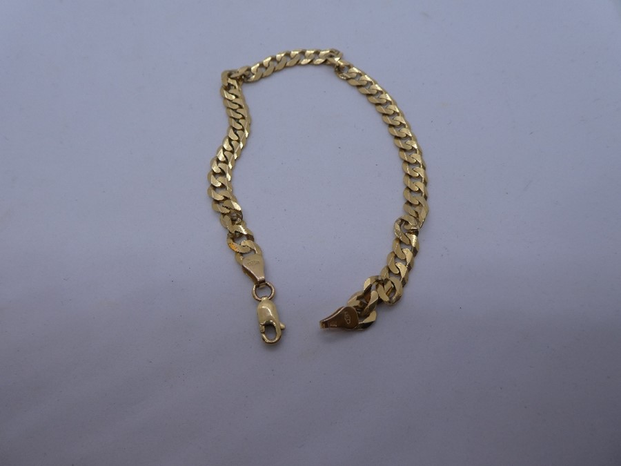 9ct yellow gold curb link bracelet, marked 375, 21cm, approx 8.8g