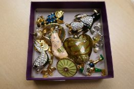 A small quantity of modern brooches and earrings