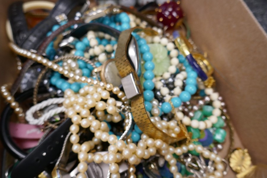 Mixed costume jewellery to include a silver gilt cameo bracelet, two pocket watches, coral necklace, - Image 5 of 6
