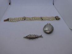 Three string pearl bracelet with 9ct yellow gold clasp, marked 9ct, white metal articulated fish and