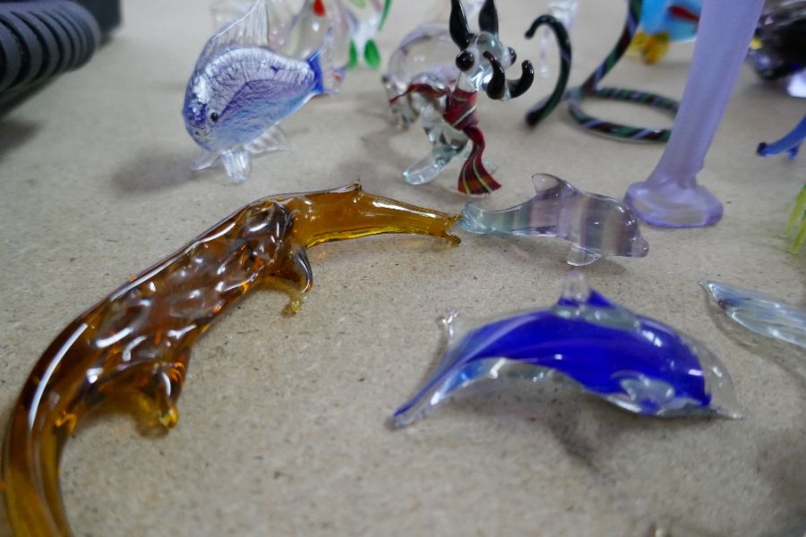 A quantity of coloured glass animals and similar - Image 3 of 4