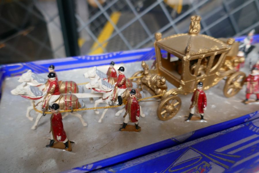 HO Hillco a vintage Jubilee carriage set including figures and carriage, boxed - Image 2 of 3