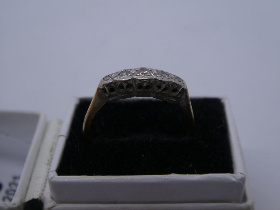 18ct yellow gold and platinum with 5 illusion set diamonds, marked 18ct and PLAT, size K, approx 1.8