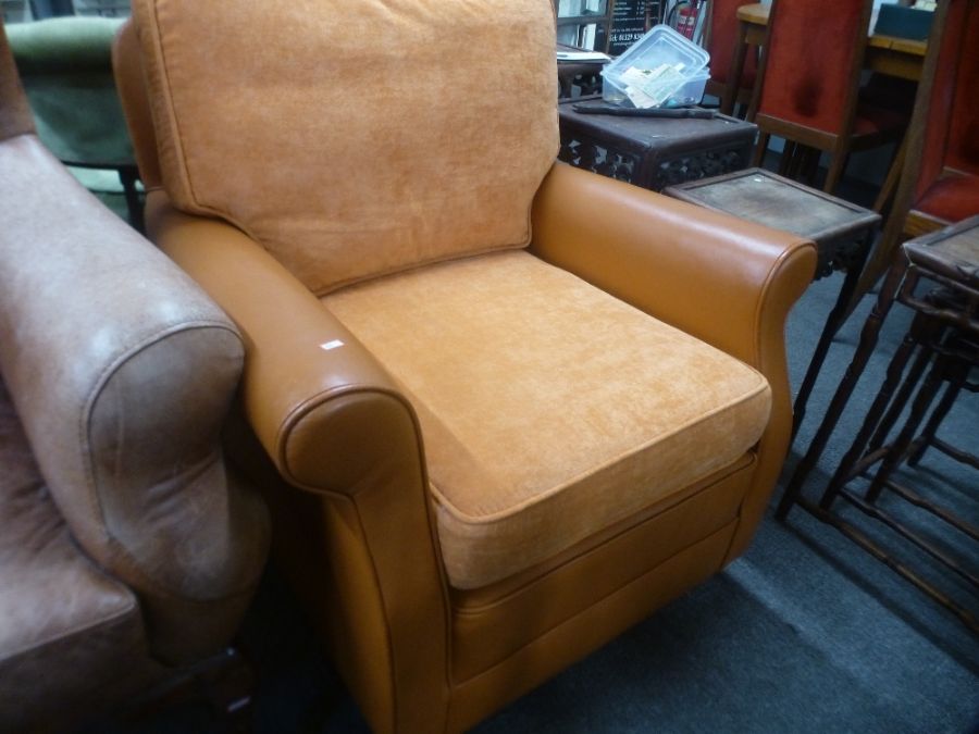 A modern orange leather and fabric armchair - Image 3 of 9