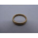 9ct yellow gold wedding band, size M, 3.2g approx, marked 375