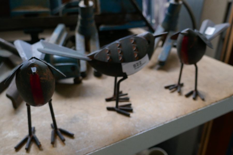 3 x tinplate Robins - Image 2 of 2