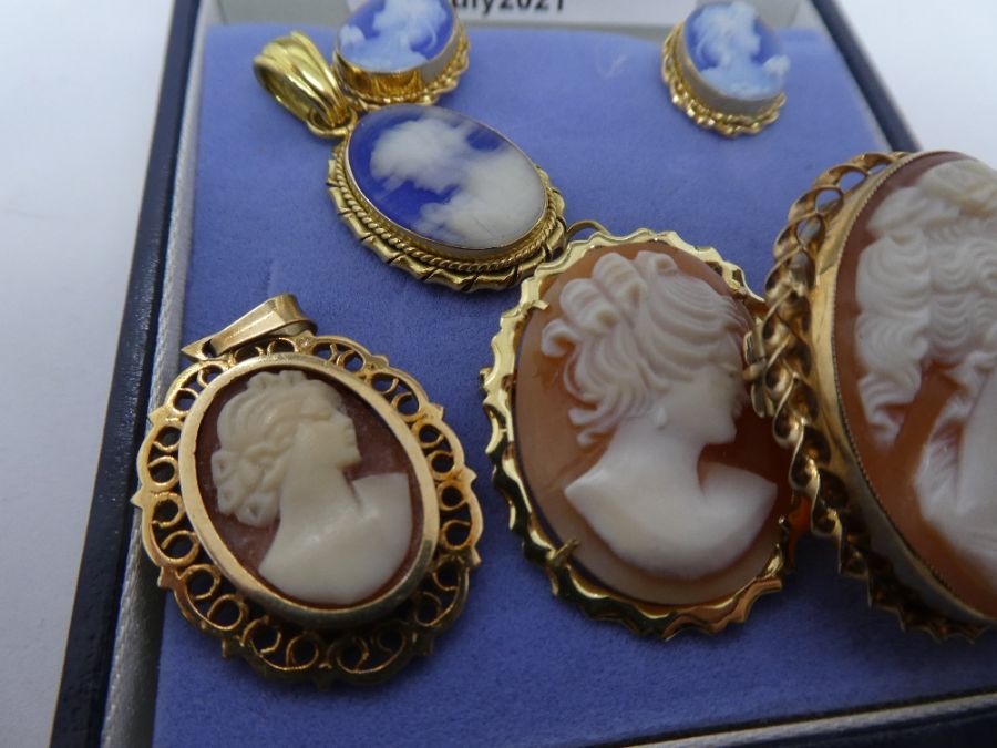 Collection of cameo earrings, pendants and brooches, including 18ct yellow gold blue cameo earrings - Image 2 of 4