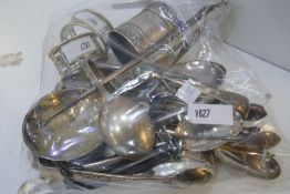 A mixed lot of silver and white metal items to include silver Eversharpe pencils, cutlery, Yard o le