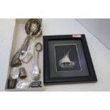 A lot comprising silver items to include a large dessert spoon, thimbles, very pretty decorative