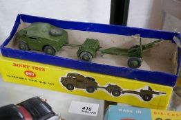 Dinky 25 Pounder Field Gun set in good condition and good original box (1)