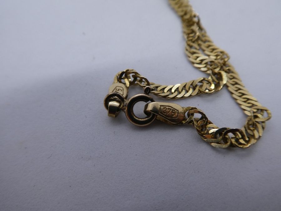 9ct yellow gold twist design neck chain, 47cm, hung with 9ct heart shaped locket pendant, 7.8g appro - Image 3 of 3