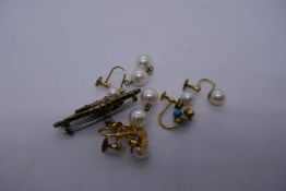 Pretty 9ct mourning brooch inset two sapphires and collection of 9ct screw on earrings, mostly hung