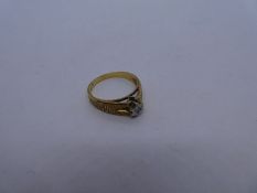 18ct yellow gold solitaire diamond ring, diamond approx 0.10 carat illusion set, marked 18ct, size O