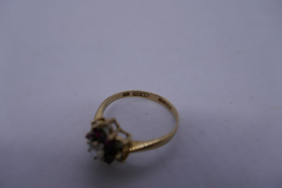 9ct yellow gold ladies ruby and clear stone cluster ring, size O, marked 375, 2g - Image 2 of 3
