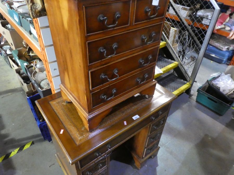 Small leather top desk with one long drawer & 6 small drawers and a 5 drawer matching small chest o - Image 3 of 6