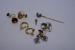 Collection of screwback 9ct and yellow metal earrings including amethyst and seed pearl example, 9ct