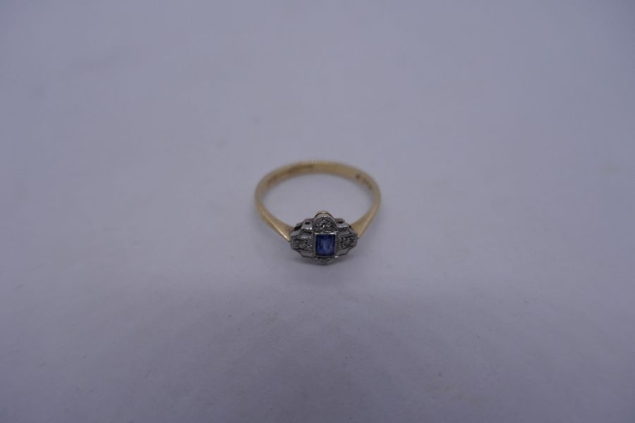 9ct and platinum Art Deco scallop design ring set central pale sapphire surrounded diamonds marked 9 - Image 3 of 3