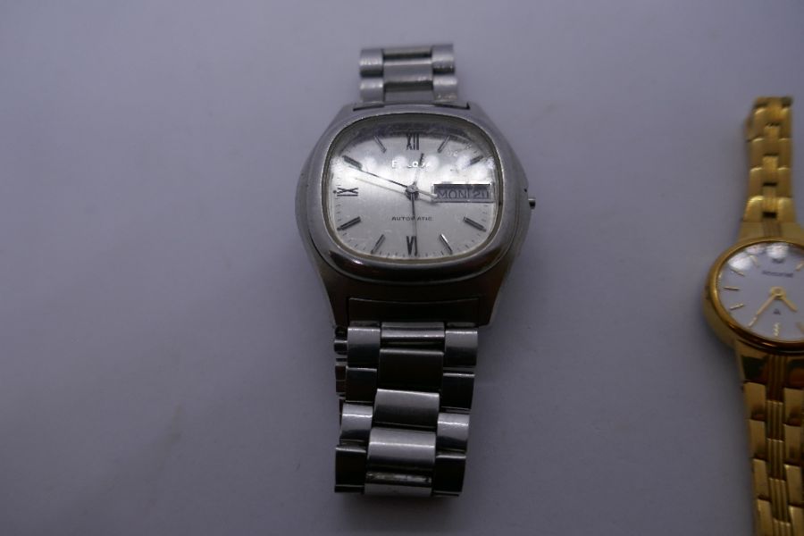 Vintage gents 'Bulova' automatic wristwatch on stainless steel strap, scratches to glass winder miss - Image 4 of 6