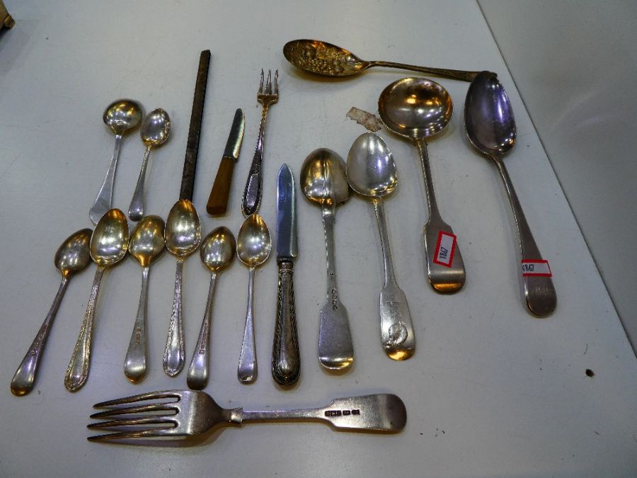 A lot comprising silver and white metal cutlery. To include a Georgian heavy silver spoon, London 18 - Image 6 of 10