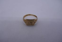 9ct yellow gold signet ring inscribed with initials, marked 375, 3.5g