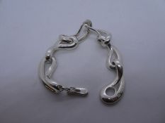 Contemporary silver Georg Jensen infinity bracelet, 452, marked Georg Jensen, 925, 19cm in length