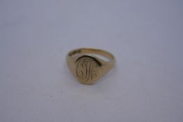 9ct 9ct yellow gold gents signet ring engraved with initials, marked 375, 5.7g approx
