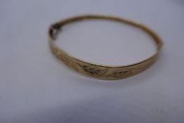 9ct yellow gold bangle, marked 375, AF and 9ct yellow gold wedding band, marked 375, 7.5g