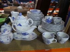 A quantity of Spode Fontaine tableware