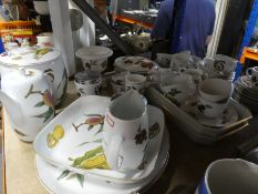 Quantity of Royal Worcester Evesham tea and dinnerware