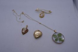 Vintage circular pendant encasing a 4 leaf clover on fine 9ct yellow gold belcher chain, 9ct front a