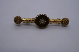 Victorian 15ct yellow gold 'Dumbell' brooch set central diamond approx. 0.10 pts, 5cm approx. 5.5g,