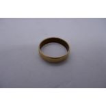 9ct yellow gold wedding band, marked 375, 2.6g, Size O.