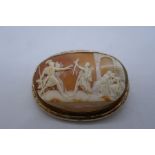 Large oval Shell cameo depicting a Roman scene – depicting soldiers and figures indistinctly signed