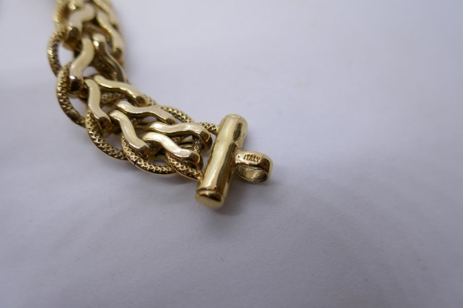 Unusual design 9ct yellow gold neckchain, approx 50cm and 1cm width, with a Spring ring clasp, marke - Image 3 of 8