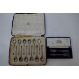 A very nice Harrods cased set of two silver forks hallmarked Sheffield 1933, Cooper Brothers and Son