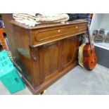 A vintage 2 door mahogany veneered sideboard with large drawer, AF