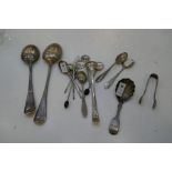 A mixed lot of silver and some plated flatware of silver teaspoons, silver coffee spoons, etc, silve
