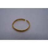 22ct yellow gold wedding band AF, cut, 2.1g, marked 22