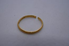 22ct yellow gold wedding band AF, cut, 2.1g, marked 22